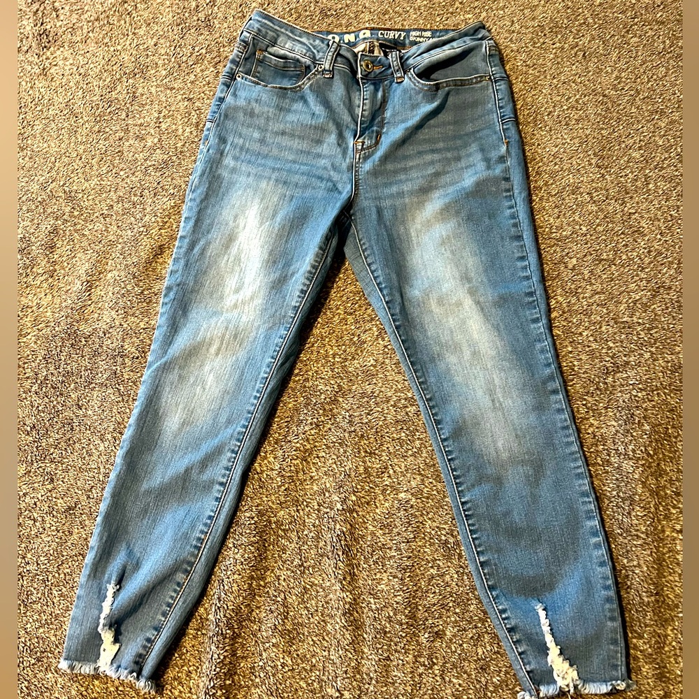 S.O.N.G. Curvy jeans